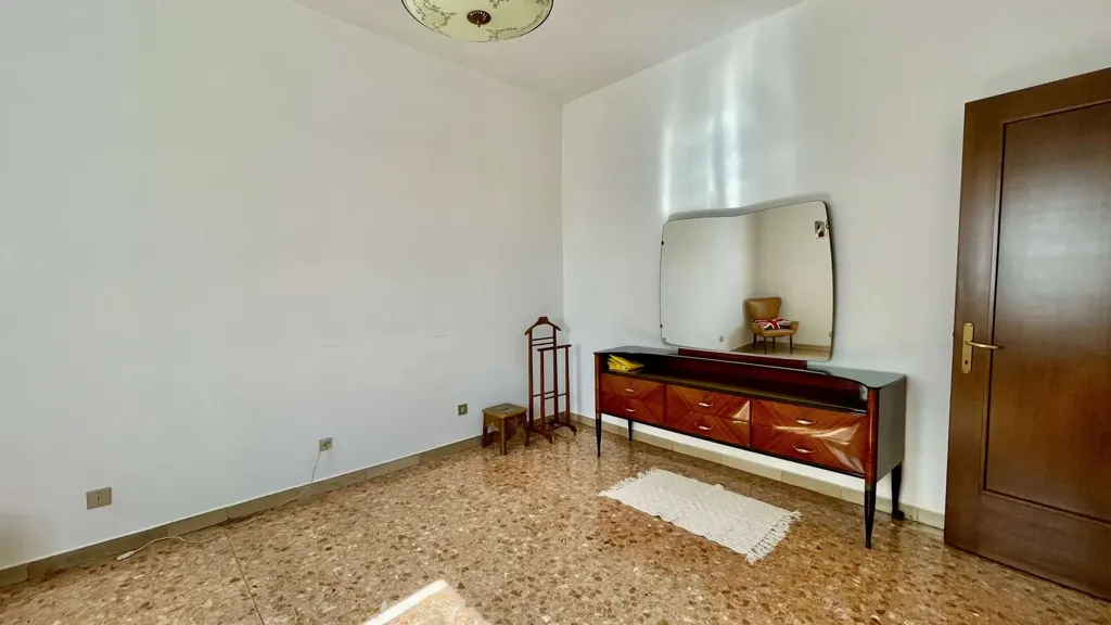Chambres - Versatile Villa Portion in Borgo Roma, Verona