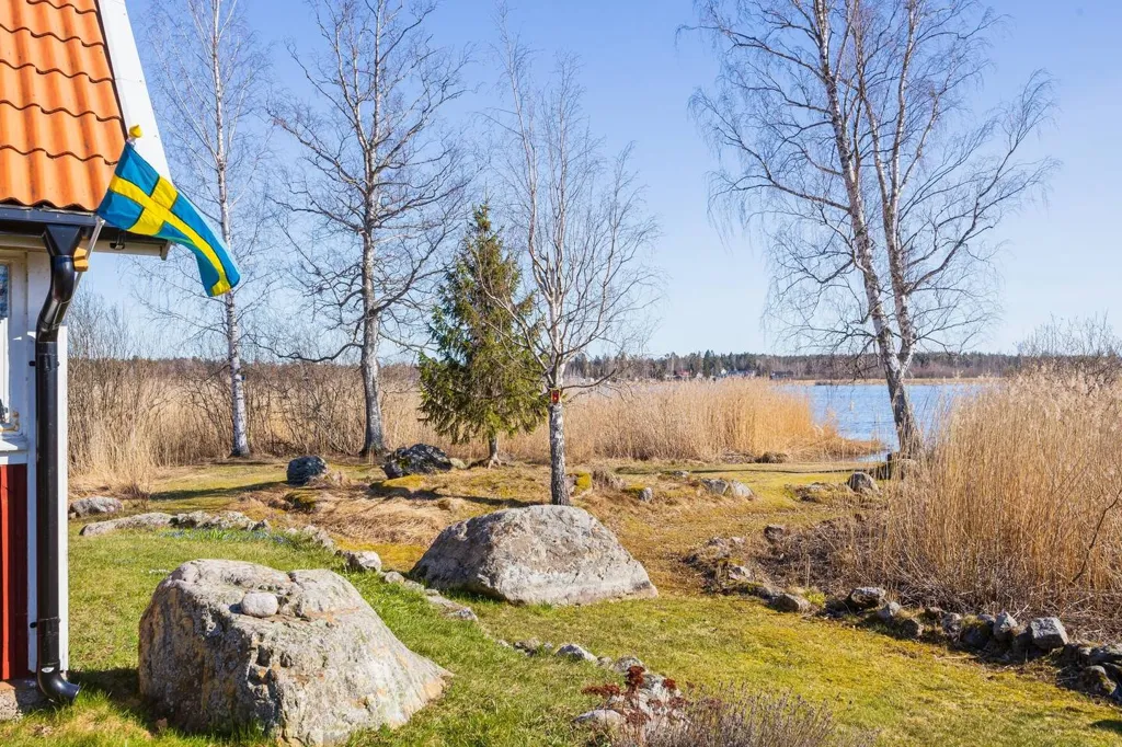 Exterior - Cottage with Private Beachfront near Gävle