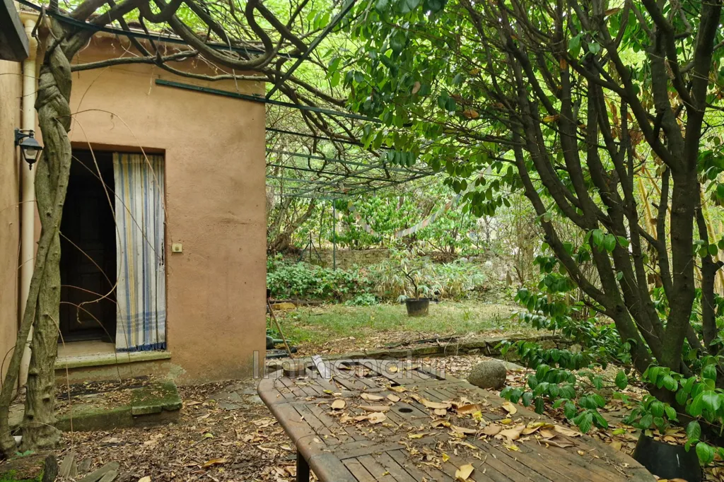 Jardin - Villa à Remettre au Goût du Jour avec Jardin à Laroque