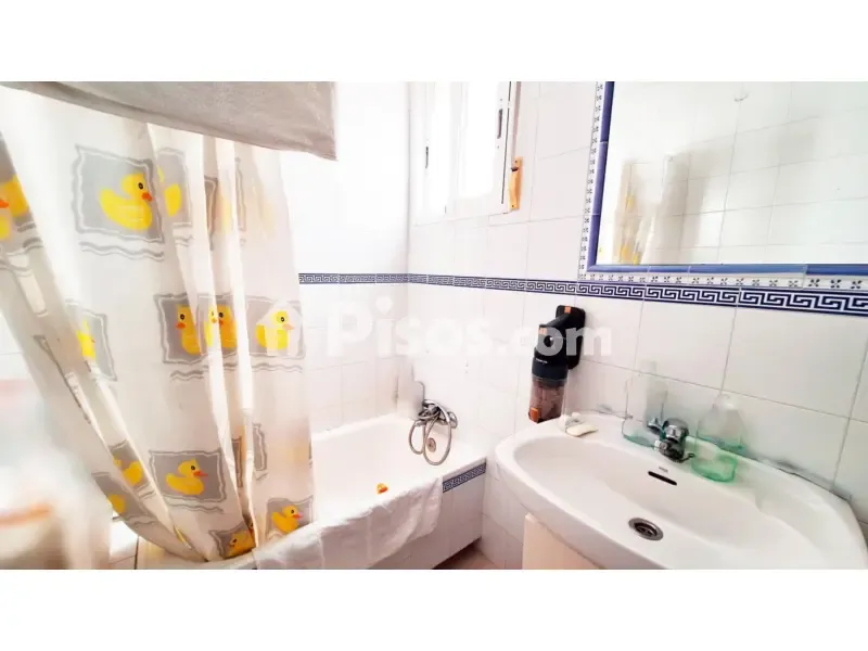 Salles de bain - Ground Floor Flat with Patio in City Centre