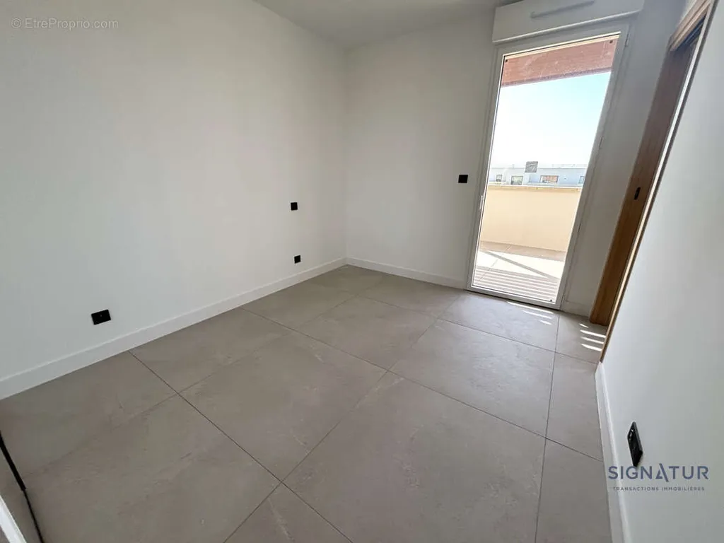 Toad - High-End Apartment with Terrace in Castries