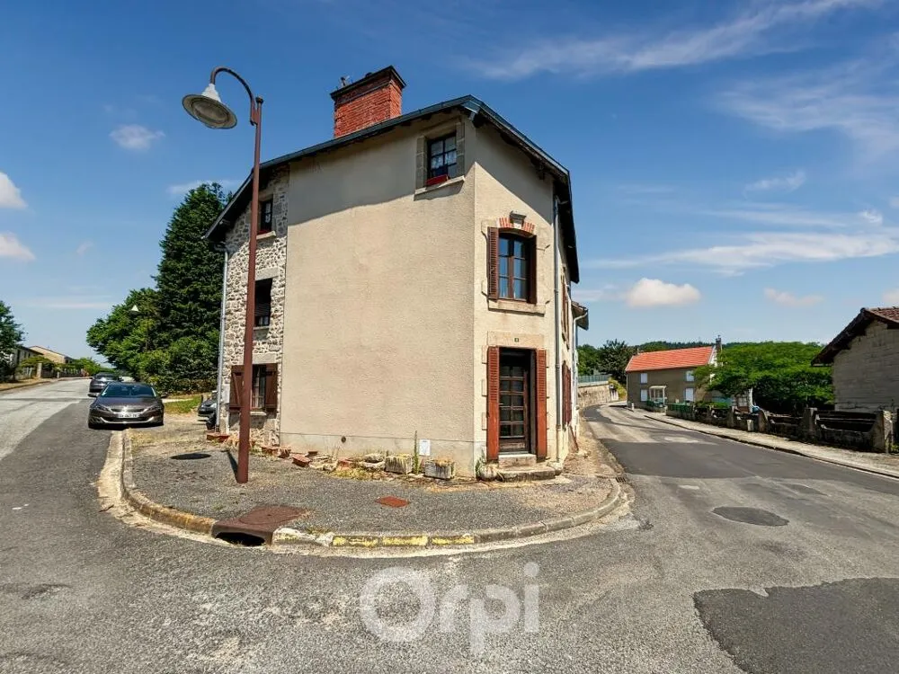 6-toaline maja asukohas Saint sulpice lauriere