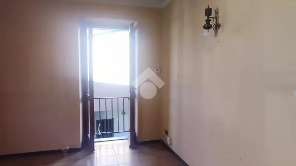 Esik - Semi-detached House in Historic Centre, Bellusco