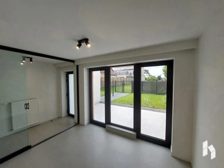 Pièces - Appartement de Plain-Pied avec Jardin au Centre