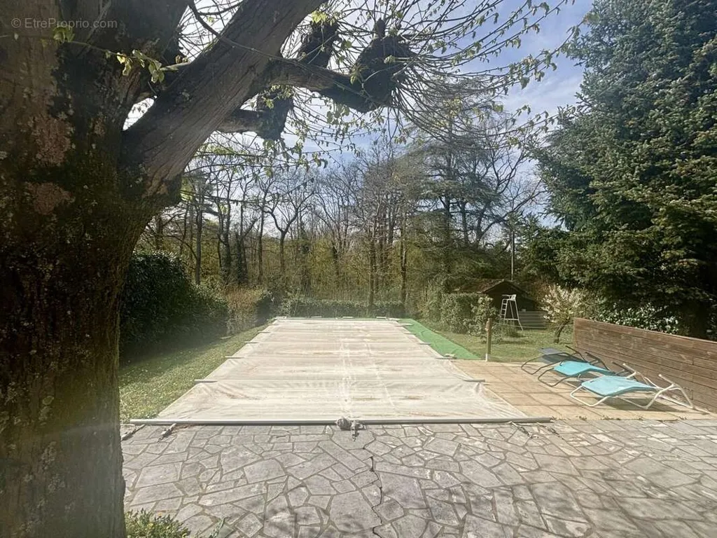 pool_area
