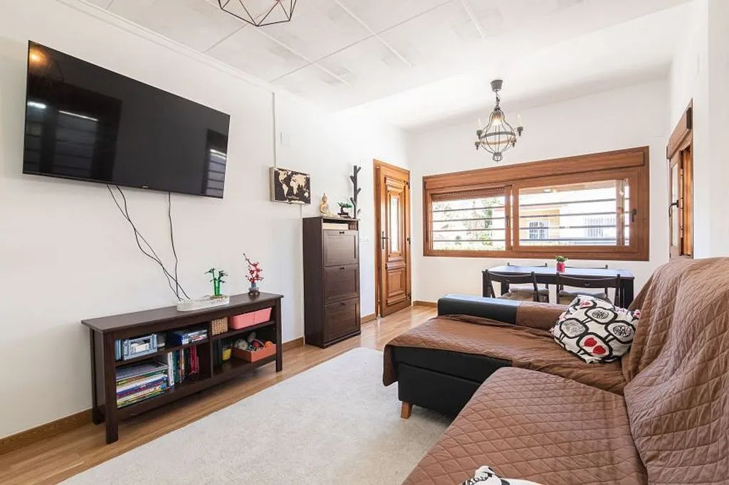 Elutuba - Reformed Chalet with Garden in San Fulgencio