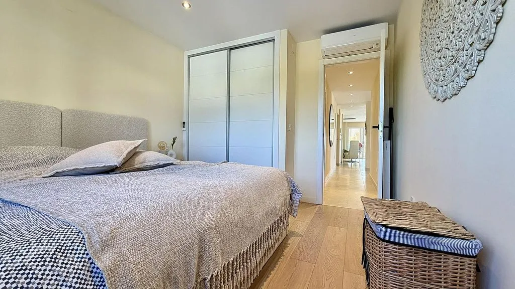 Chambres - Seafront Apartment with Pool in L'Albir