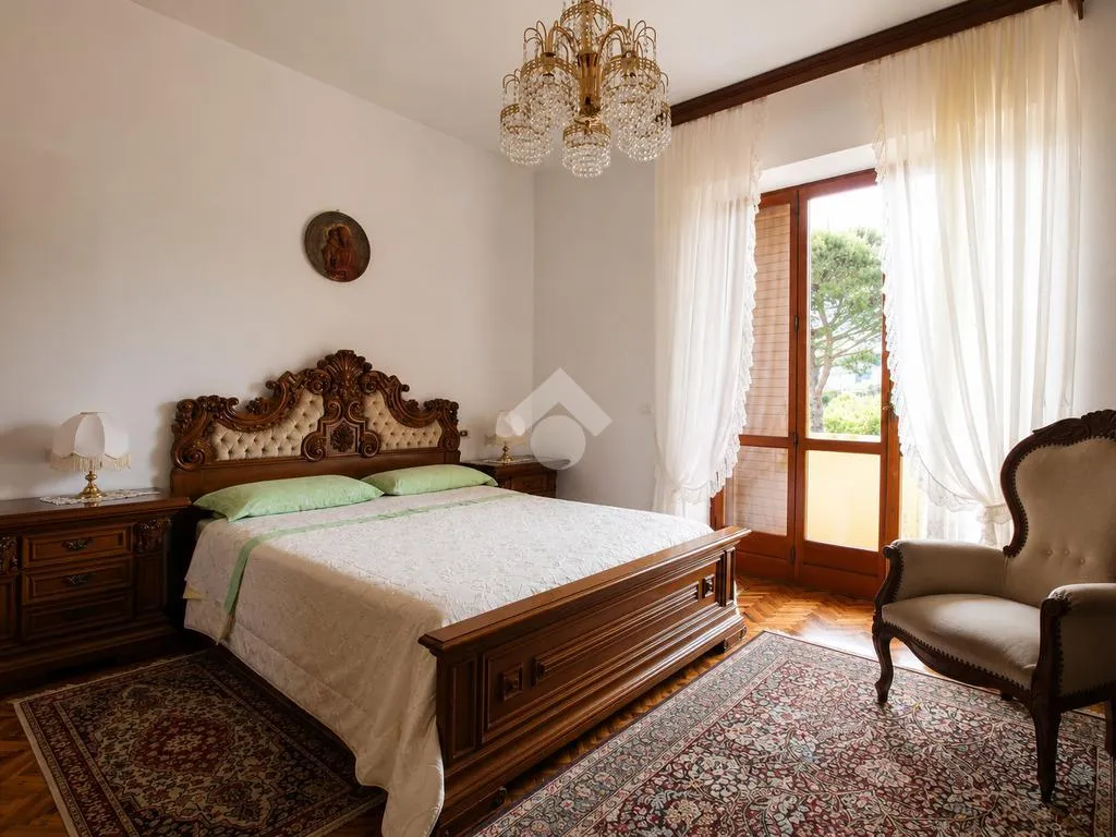 Camere da letto - Villa indipendente con giardino a Osimo