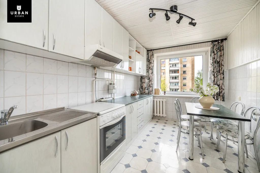 Cuisine - 3-Bedroom Apartment with Balcony in Vilnius