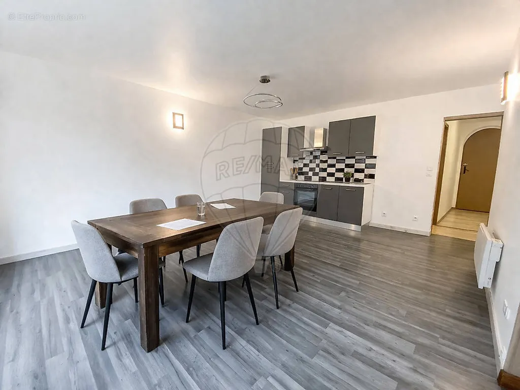 3-toaline korter asukohas Chantilly