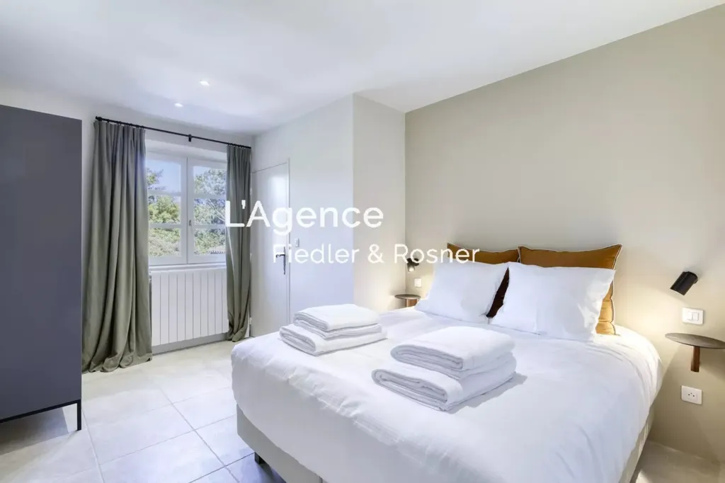 Chambres - Villa Rénovée avec Piscine Chauffée à Ramatuelle