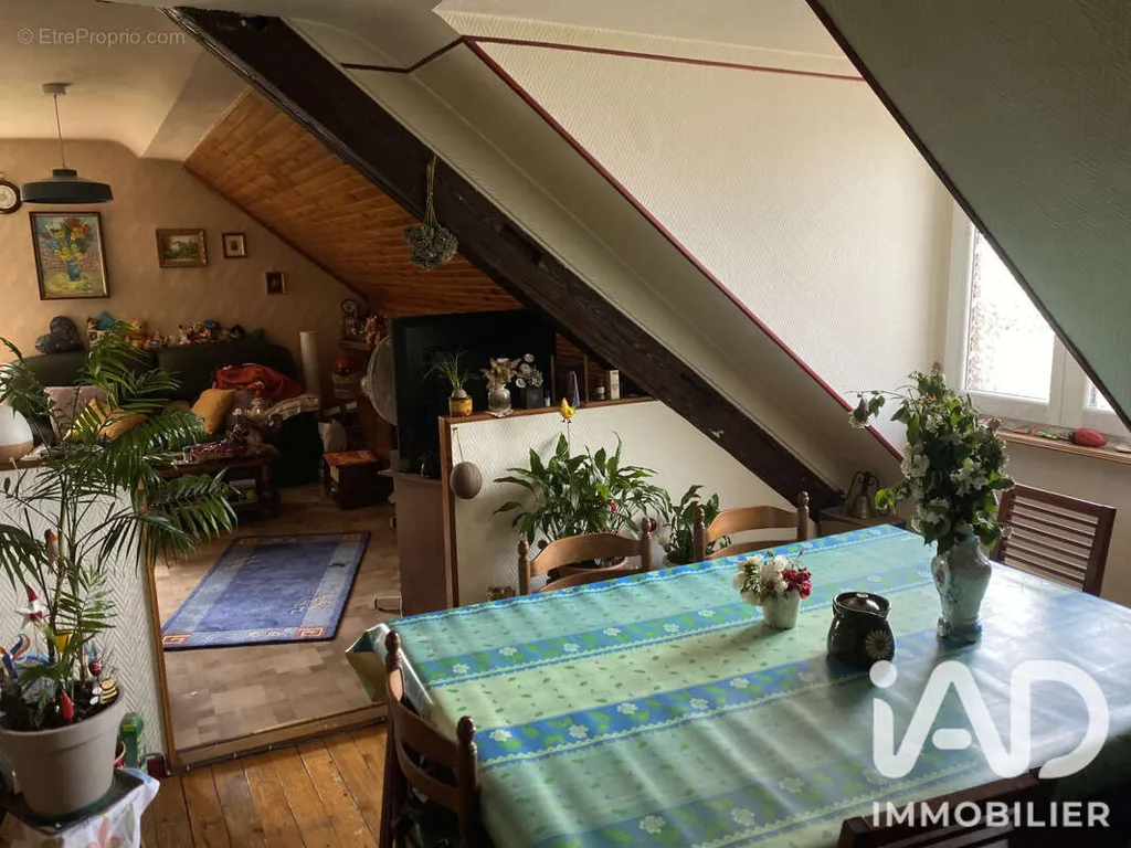 Sala da pranzo - Charming Thann Apartment with Private Garden