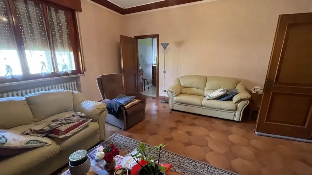 Elutuba - Villa with Garden in Suzzara