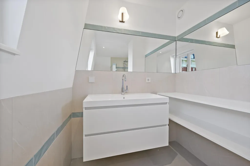 Salles de bain - Luxury Apartment with Garden in Den Haag