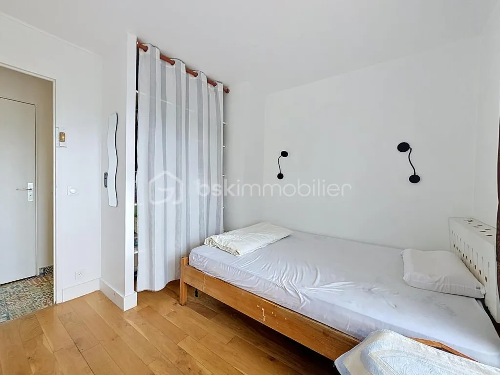 Chambres - Appartement Rénové avec Parking au Blanc-Mesnil