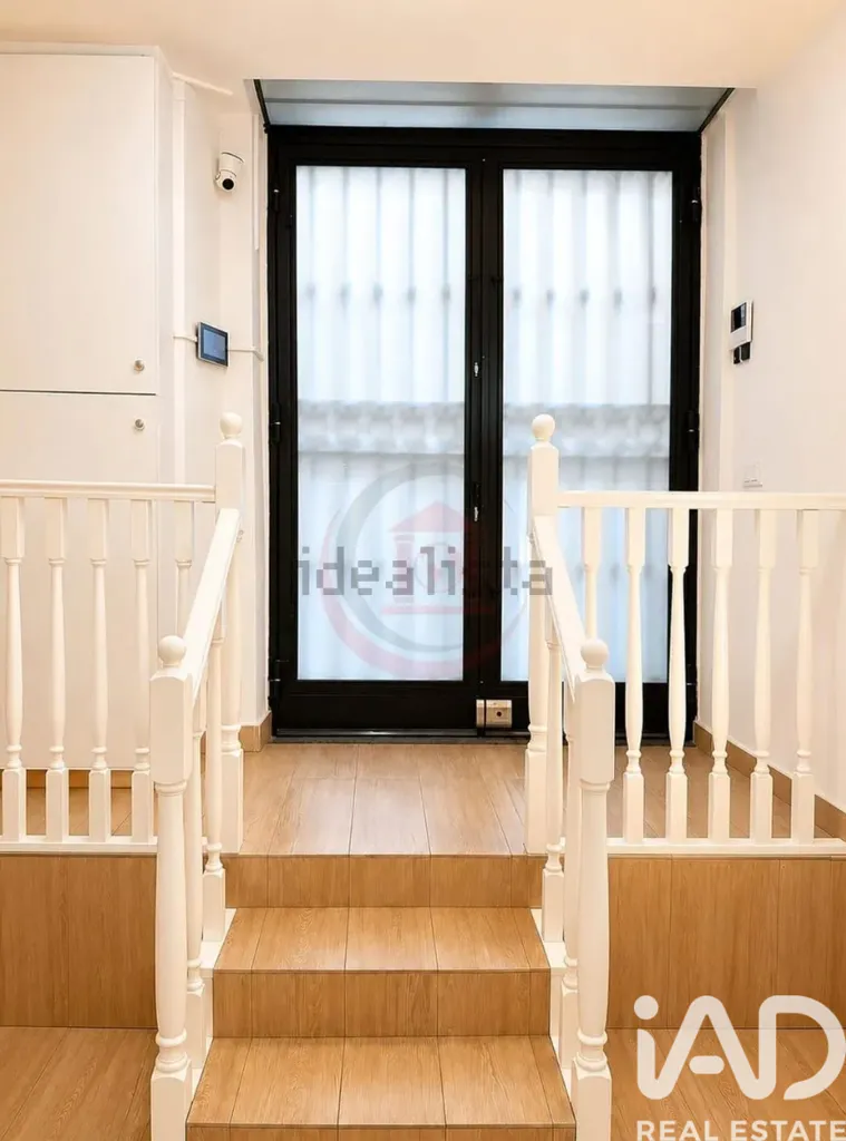 Rooms - Reformed Flat with Terrace in Poble Sec, Barcelona