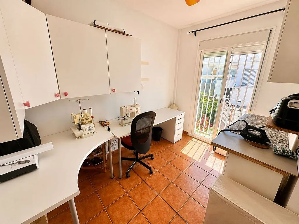 Bureau - Terraced House with Pool in Los Pacos