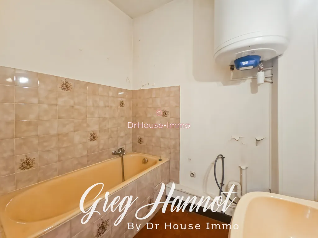 Vannitoad - Secure Apartment with Office Potential in Saint-Pierre