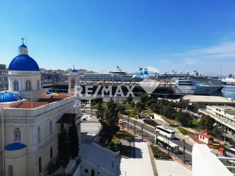 Rõdu - Retail Space with Harbour View in Piraeus