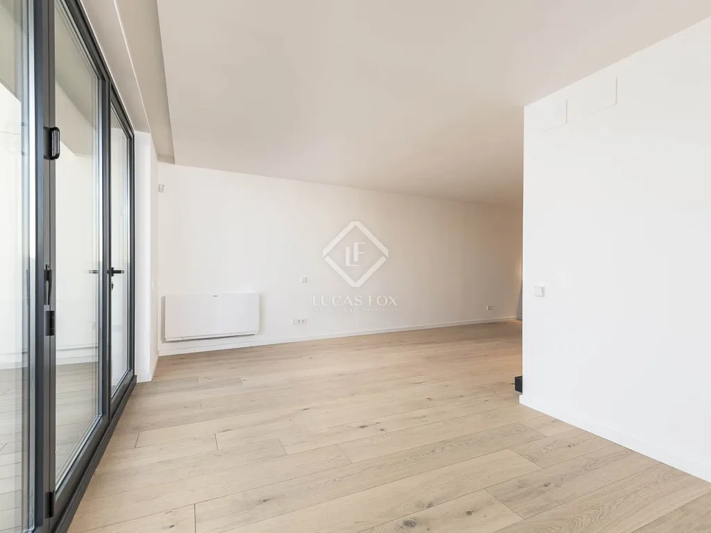 Pièces - Renovated Apartment with Terrace in Eixample Right