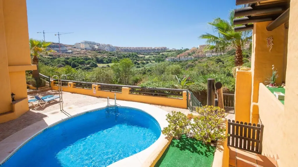Piscine - 3-Bed Apartment with Terrace in La Duquesa, Manilva