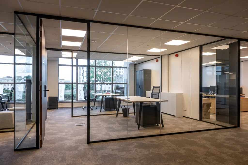 Bureau - Kantoor Modulaire avec Services à Turnhout