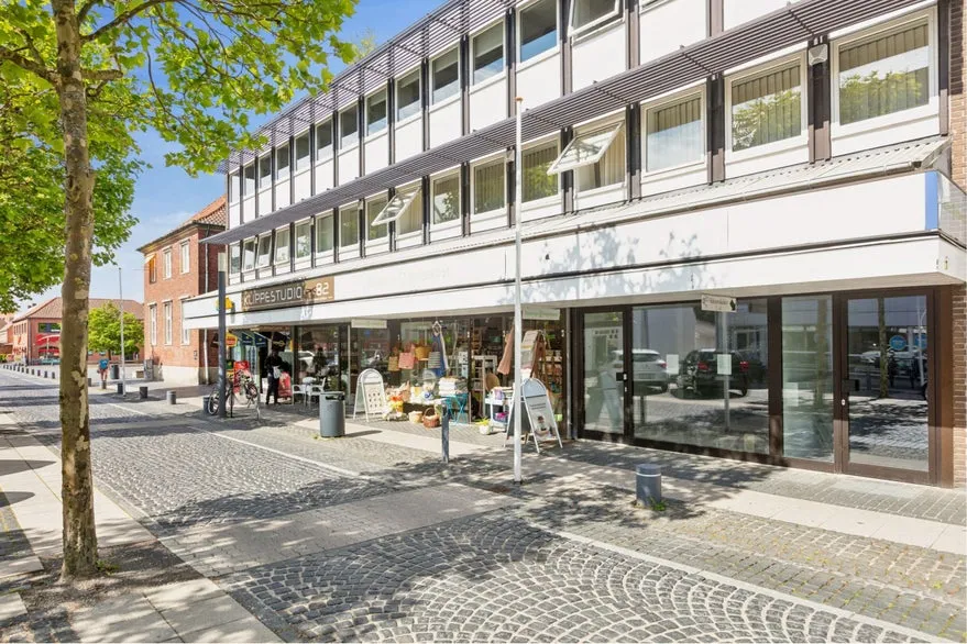 Välivaade - Mixed-Use Property with Elevator in Taastrup