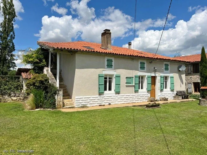 Välivaade - Spacious House with Large Garden in Cellefrouin