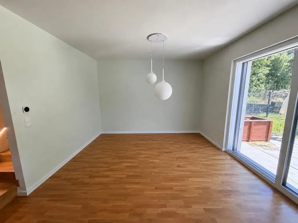 Salón - Modern Terraced House with Garden in Baden