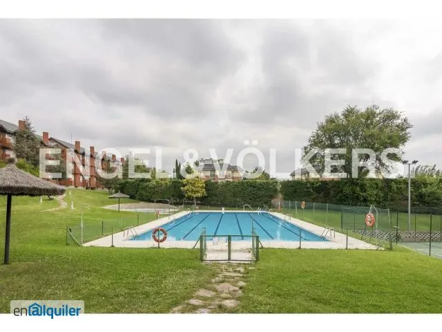 Pool - Furnished Flat with Pool in Moncloa-Aravaca
