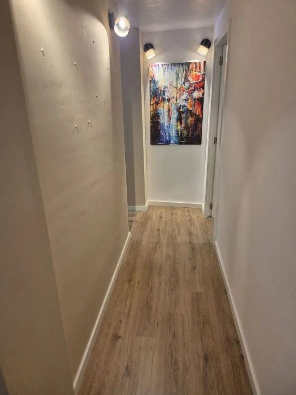 Ingresso - 2-Bedroom Flat with Balcony in Orriols