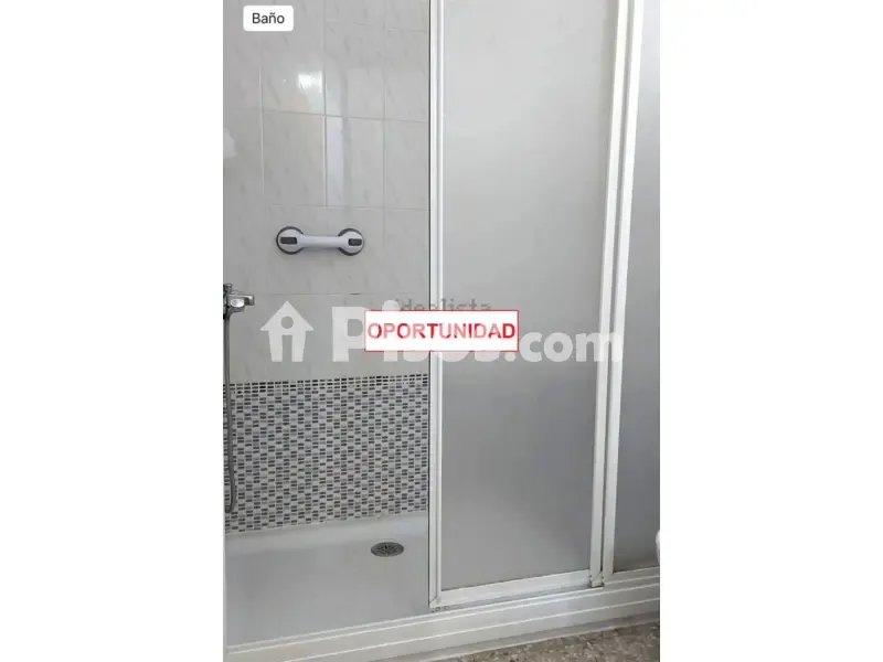 Bathrooms - Ample Apartment with Corner Location in Ciudad Real