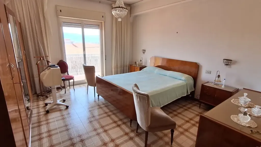 Chambres - Spacious Apartment with Balcony in Messina