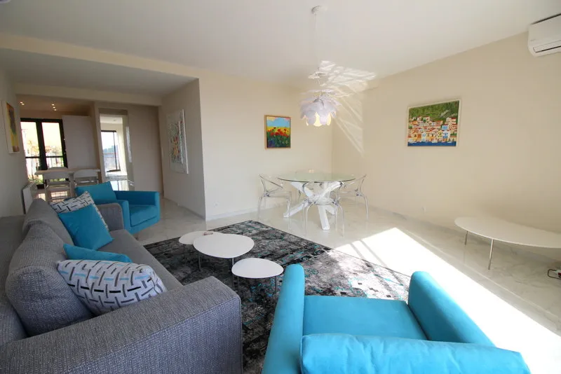 Séjour - Appartement 3 Pièces avec Vue Mer à Cap d'Ail