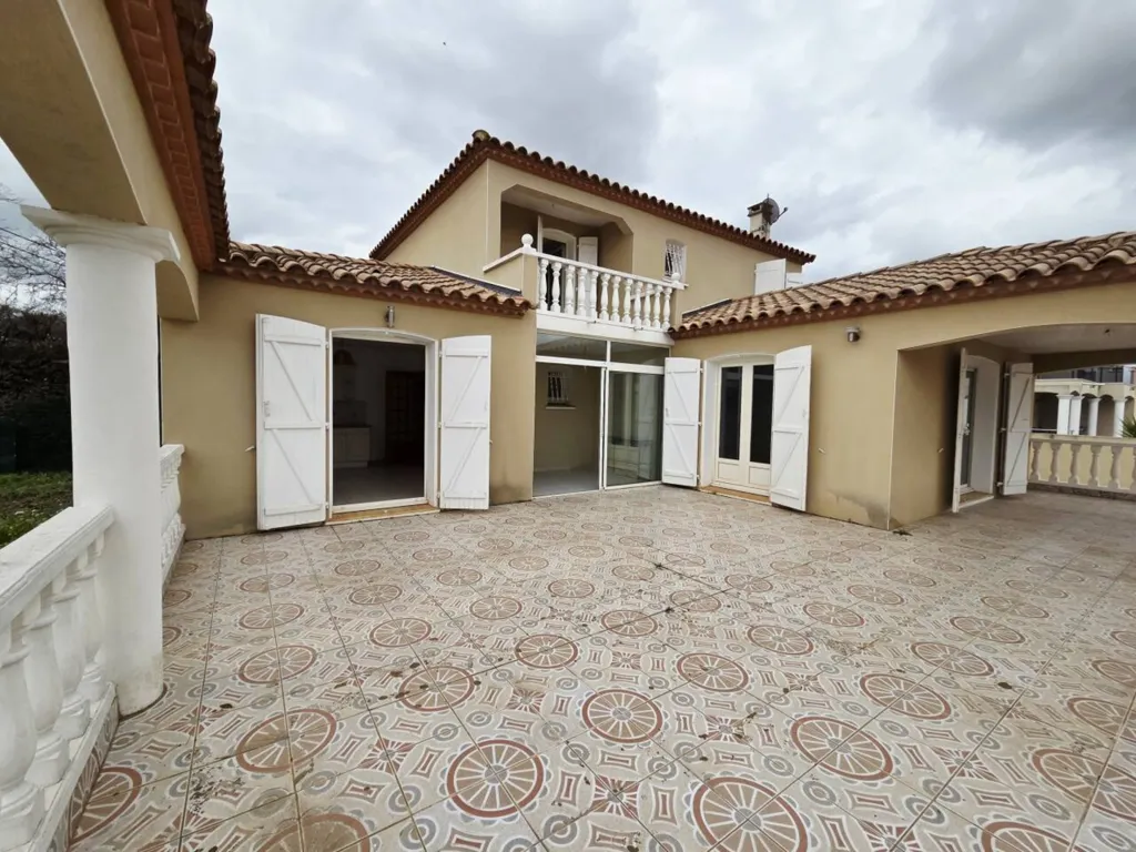 Terrass - Villa with Double Garage in Saint-Marcel-sur-Aude