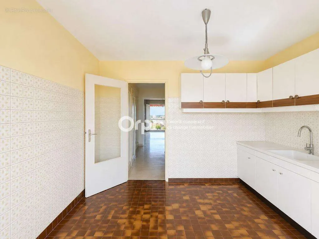 Cuisine - Appartement Traversant avec Balcon à Albertville