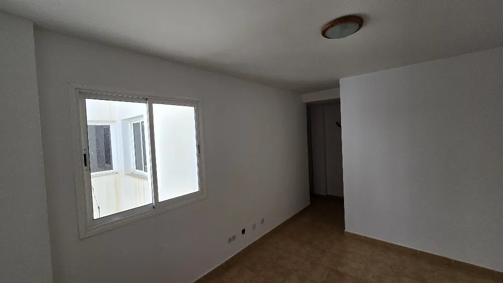 Pièces - Apartment with Storage in Arrecife, Las Palmas