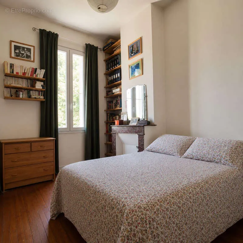 Bedrooms - Bordeaux-Style House with Pool in Bègles