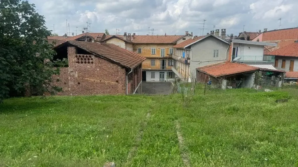 Jardin - Terraced House with Multiple Apartments in Brusnengo