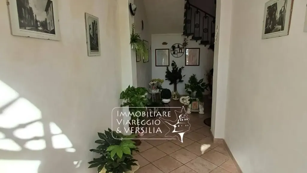 Entrée - 4-Bedroom Apartment with Valley View in Capannoli