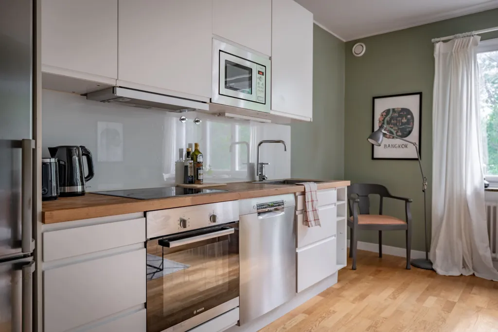 Cuisine - Compact Two-Bedroom in Central Lidingö