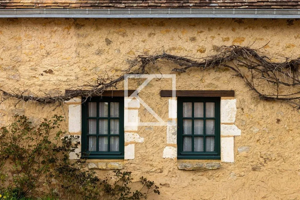 Extérieur - Maison de Luxe avec Piscine à Chevillé