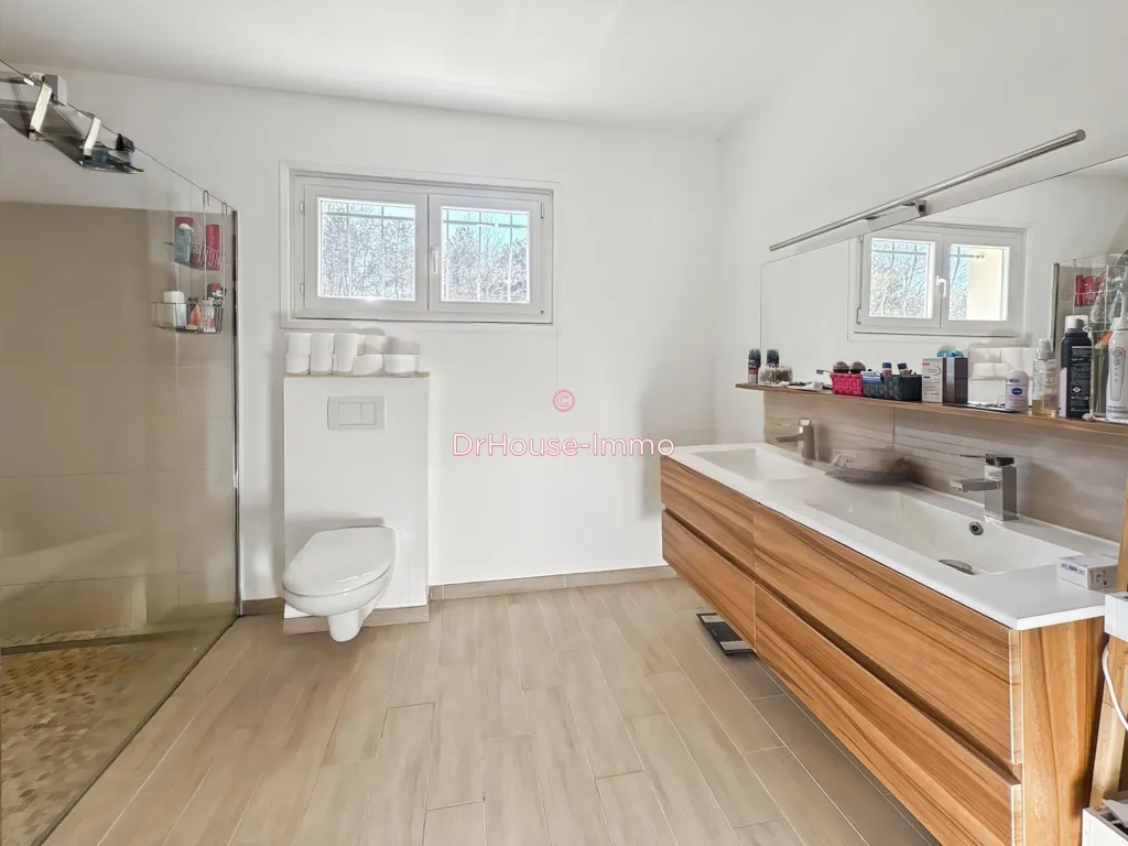 Salles de bain - Maison Familiale avec Piscine à Changé