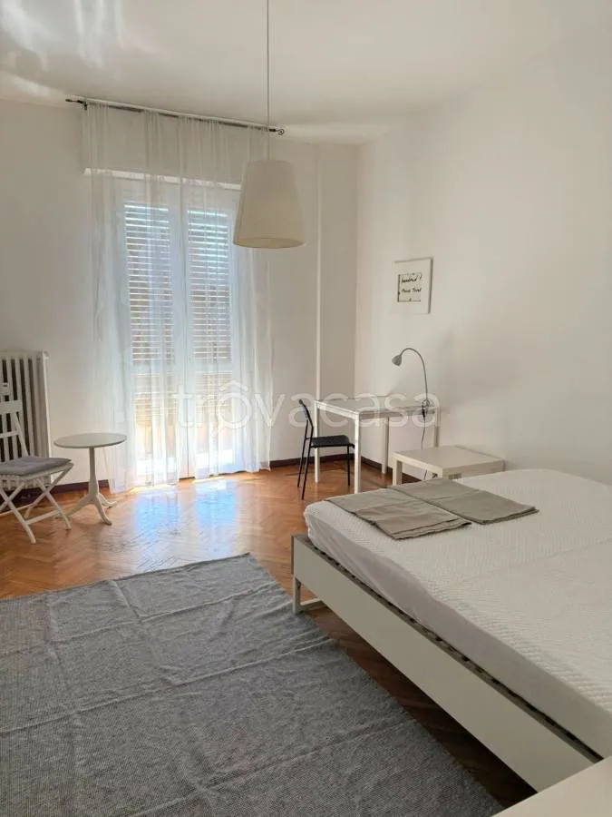 Central Apartment with Balcony in Modena