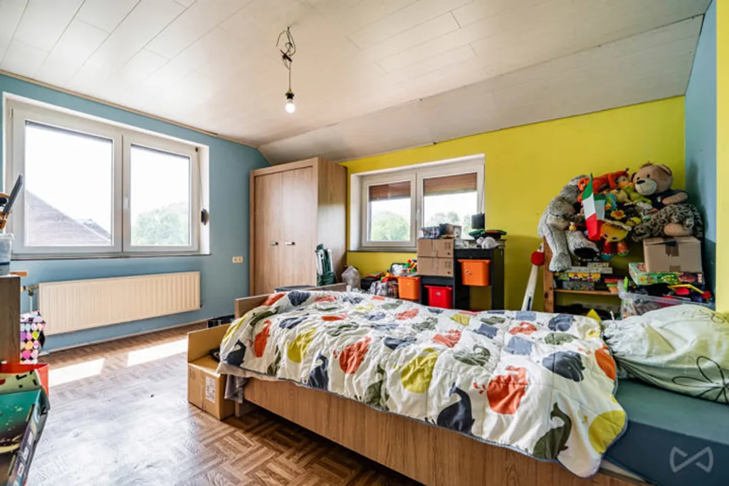 Chambres - Maison 4 Façades avec Jardin et Garage à Berzée