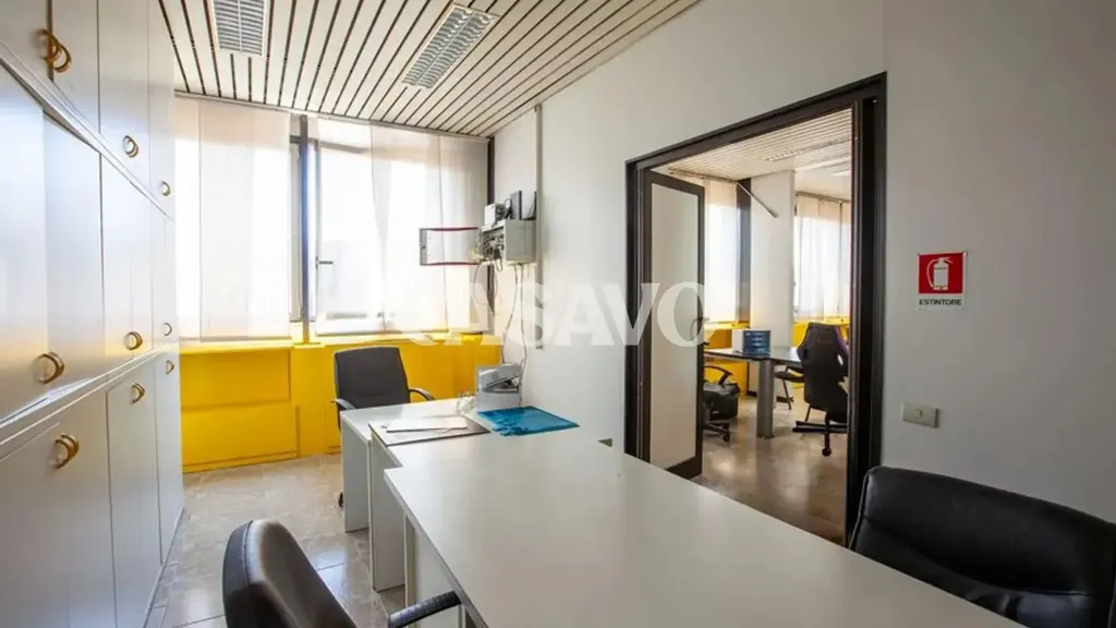 Kabinet - Dual-Use Apartment with Panoramic Terrace in Milan