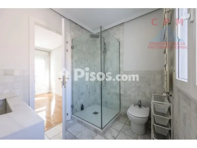 Bathrooms - Sunny Loft with Terraces in Castellana