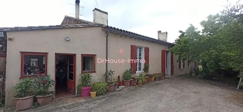 Extérieur - Maison en Pierres de Plain-Pied avec Terrain à Seyches