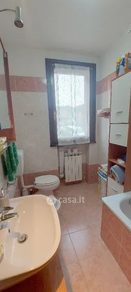 Salles de bain - Two-Storey Apartment with Balcony in Serramazzoni
