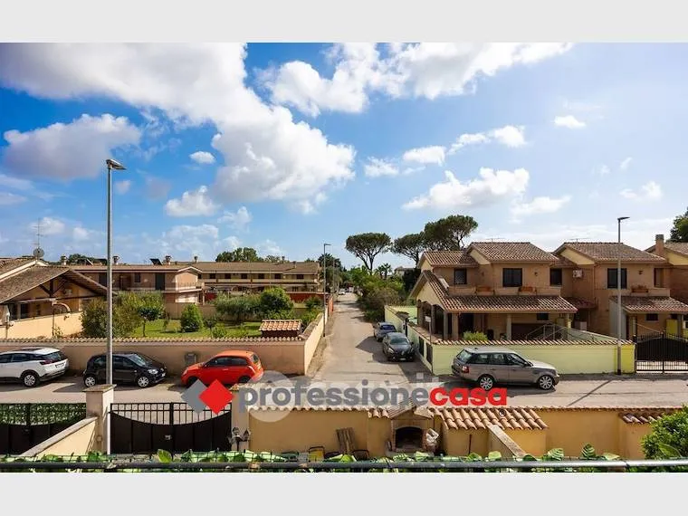 Esterno - Casa indipendente con giardino a Pomezia